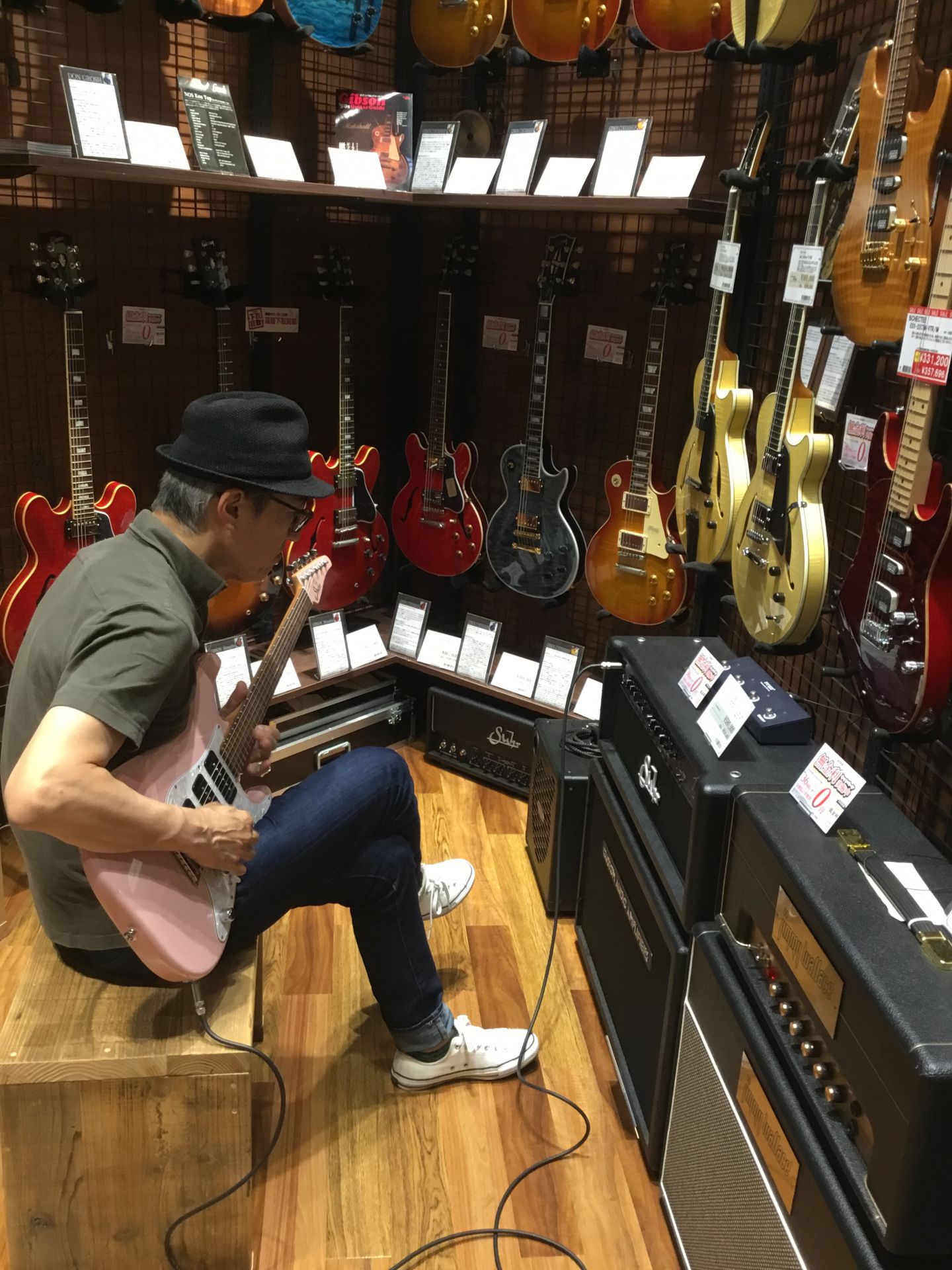 店長ブログ Dimensionの増崎孝司さん柏店に登場 当店のsuhrのサウンドチェックの様子を少しだけご紹介 島村楽器 セブンパークアリオ柏店 シマブロ