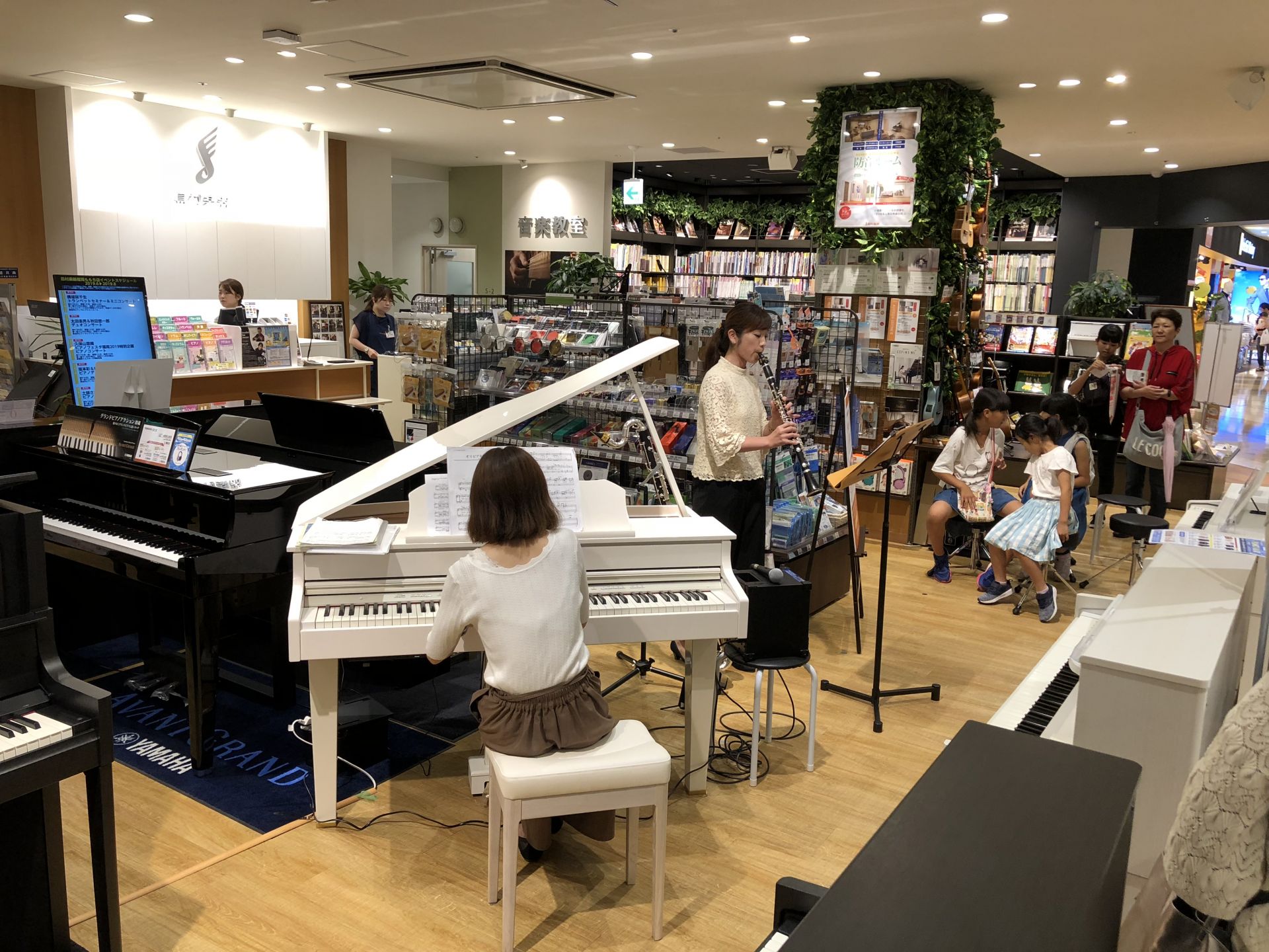 インストラクターによる Sweet Time Concert 店頭にて演奏致しました 島村楽器 マークイズ福岡ももち店 シマブロ