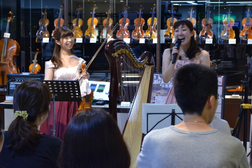 6月24日 土 島村楽器 音楽教室講師2人が演奏するハープ バイオリン デュオコンサートを開催しました 島村楽器 福岡イムズ店 シマブロ