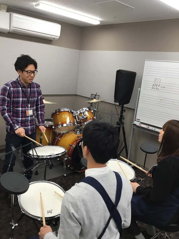 音楽教室ブログ スタッフがドラム教室の体験レッスン受講 月曜日 ドラム講師 今村健太郎先生 島村楽器 吉祥寺パルコ店 シマブロ