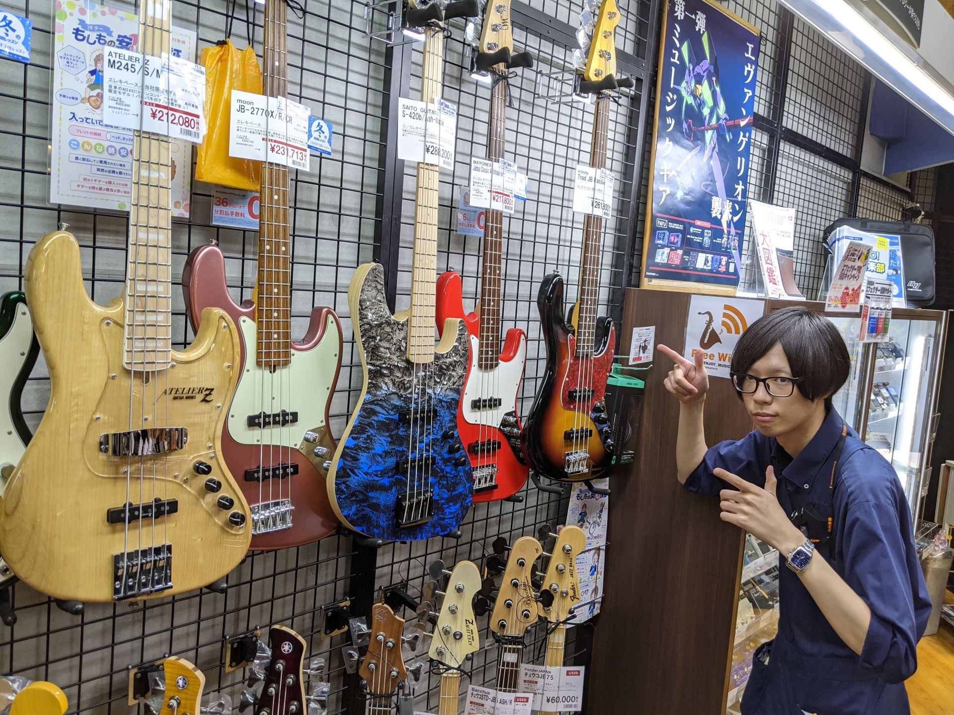 エレキベース担当 蓑輪 度を越した 青ボディ メイプル指板 への愛 島村楽器 新潟ビルボードプレイス店 シマブロ