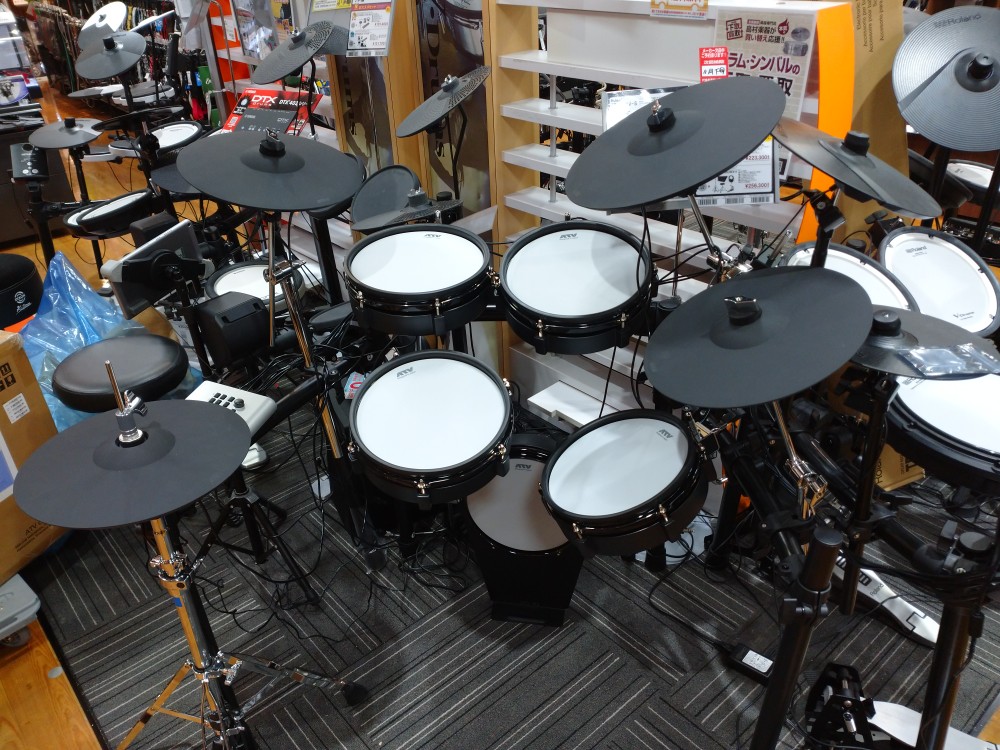 島村楽器 Atvの初コラボレーションモデル Exs 3sc がお店に来た 前編 理紗子のもっと 気になるそこんとこ Vol 28 島村楽器 イオンモール岡崎店 シマブロ